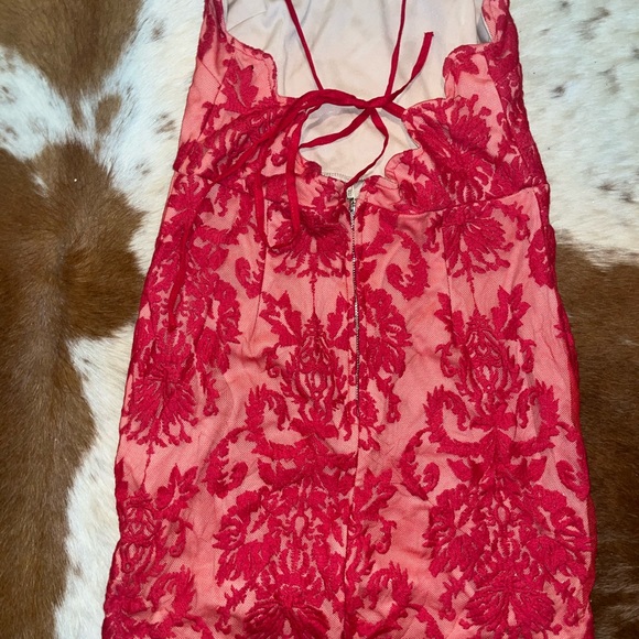 Red lace open-back dress - Xenia Boutique - Picture 2 of 4
